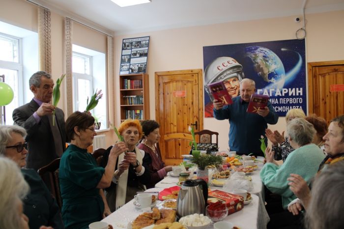 «Клуб золотого возраста» при СОГБУ «Гагаринский КЦСОН» 
5 марта 2024 года
«Женщина – это любовь…»
